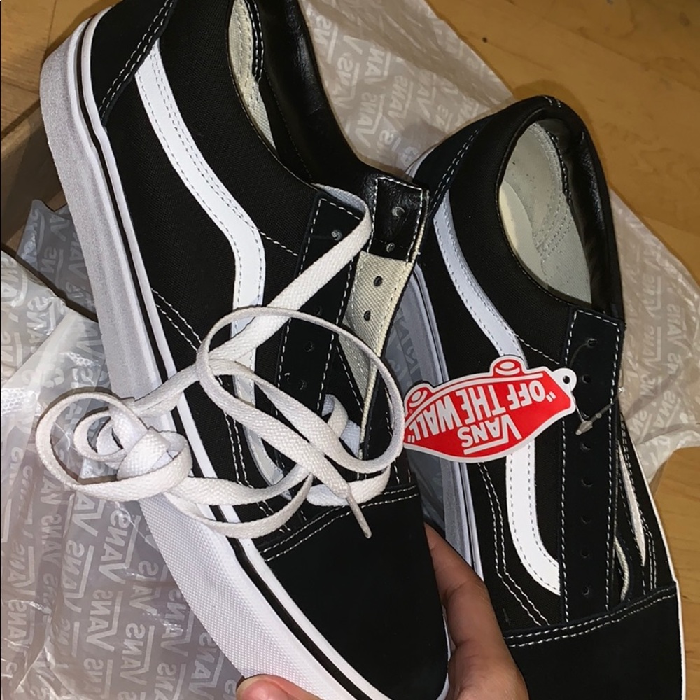 Vans - Picture 4 of 4